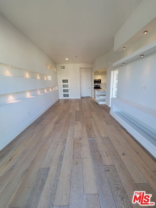 Building Photo - 8811 Burton Way