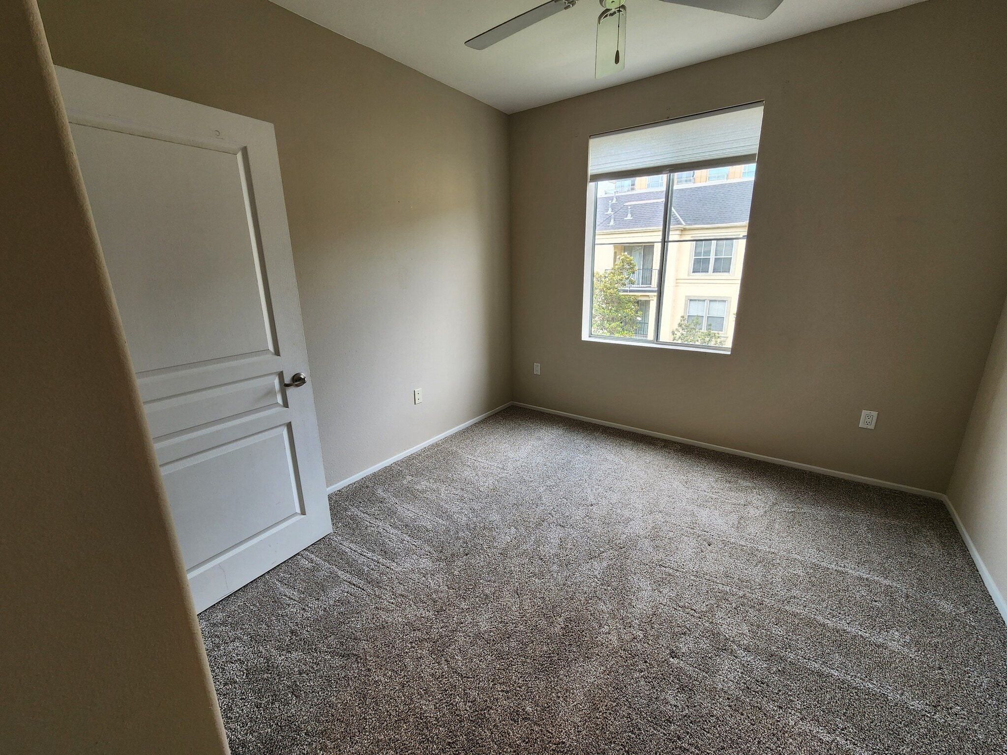 Building Photo - 2429 WATERMARKE Pl