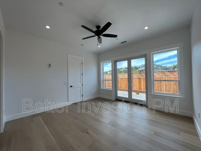 Building Photo - 4579 Lambert Dr
