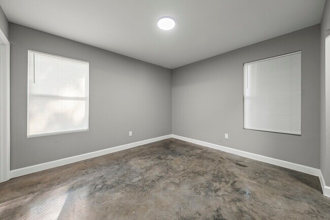 Building Photo - 1125 Rayner St