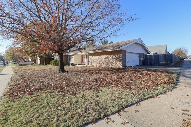 Building Photo - 3 Bed | 2 Bath | Tulsa