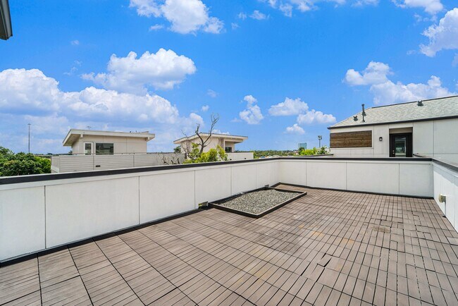 Building Photo - 1507 Truxillo St