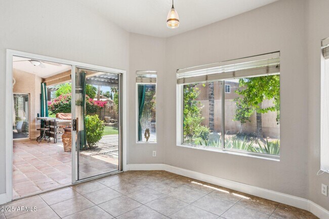 Building Photo - 758 S Lagoon Dr
