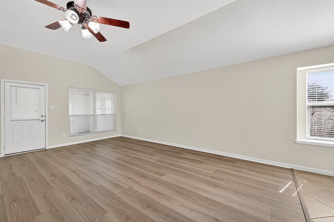 Building Photo - 22202 Thresher Ct