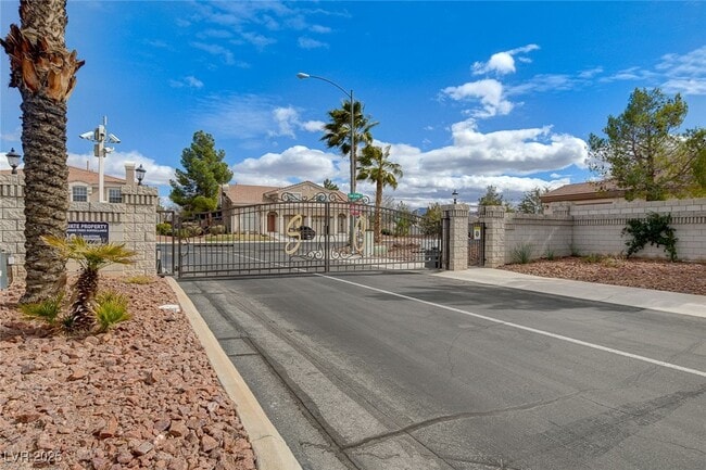 Building Photo - 10164 Tree Bark St