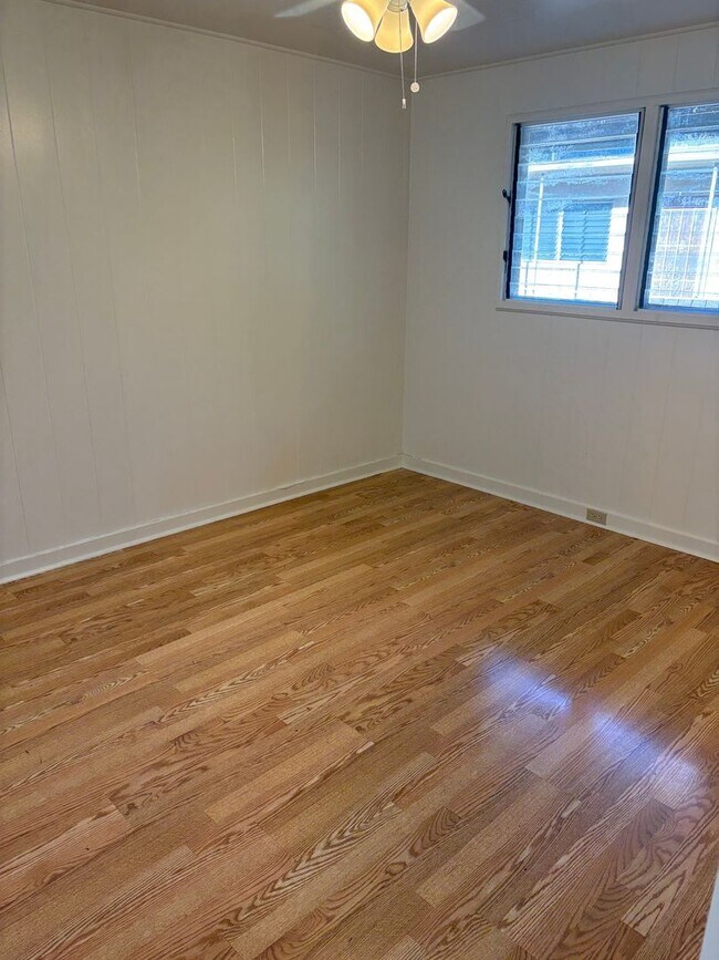 Building Photo - Ala Moana - Makaloa St - 1 Bdrm/1 Bath/1 Prkg - $1,450