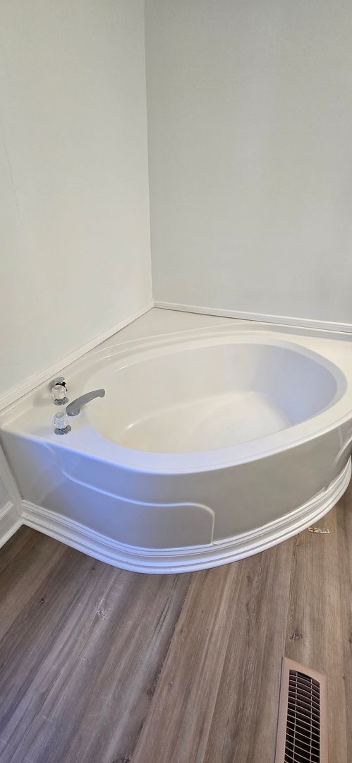 Building Photo - 118 Regent St