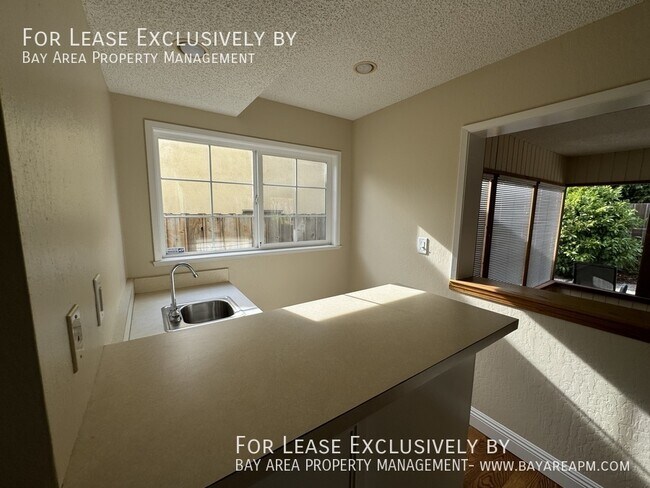 Building Photo - 782 Berkshire Dr
