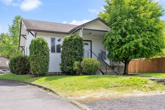 Building Photo - 3 BR Home near Springwater Trail and Powel...