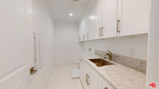 Building Photo - 8474 N. Camelia Court