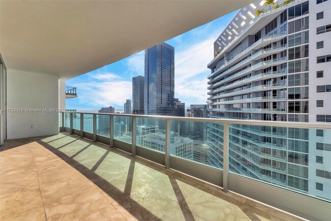 Building Photo - 1331 Brickell Bay Dr