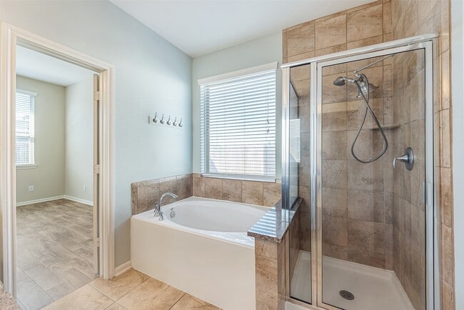 Building Photo - 204 Echo Brook Ln