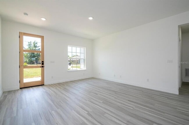 Building Photo - 3211 SW 128th Street Rd