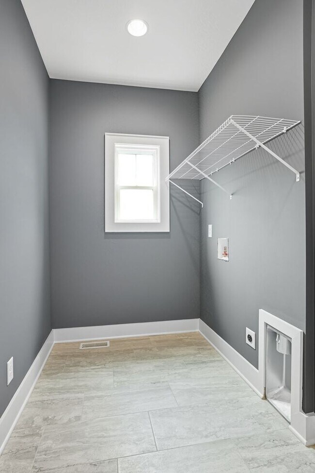 Building Photo - FOR LEASE- 4 BED 3 BATH SINGLE-FAMILY HOME IN LEBANON!