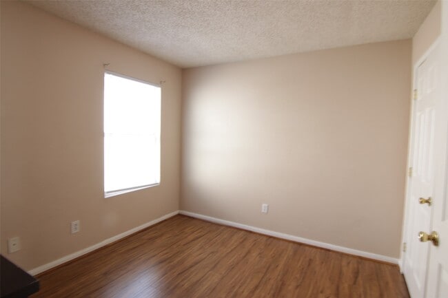 Building Photo - 1018 Yorkshire Hollow Ln