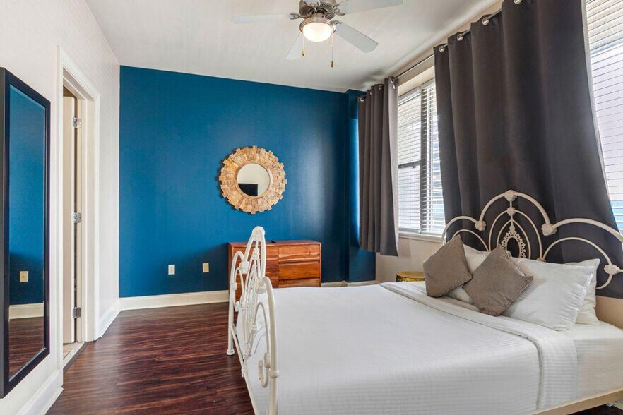 Building Photo - 925 Common St