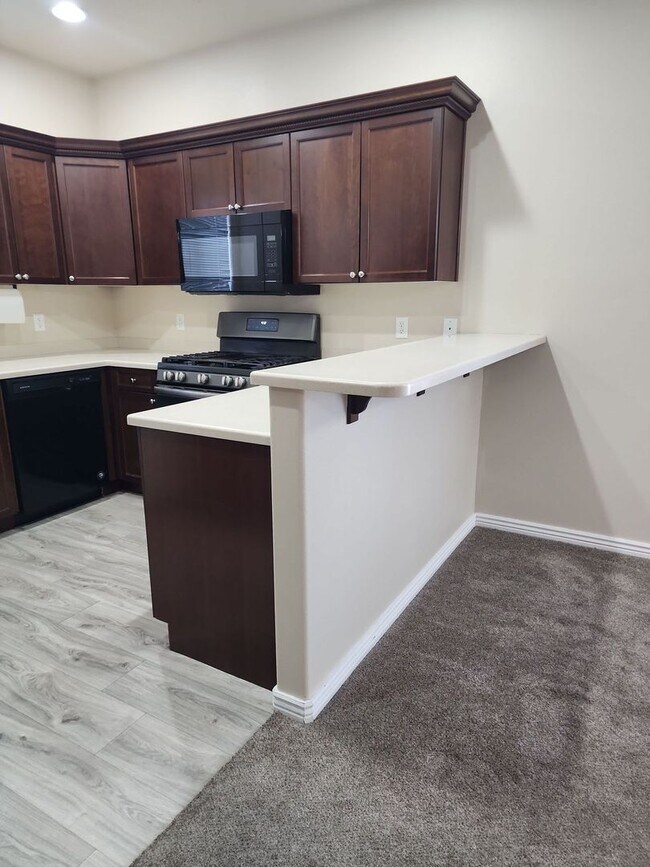 Building Photo - Cedar Crossings Townhome