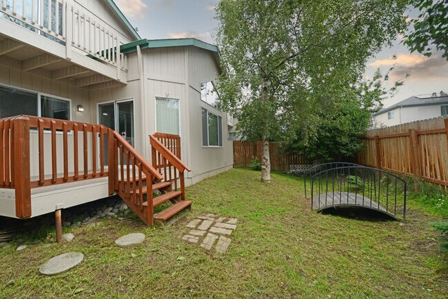 Building Photo - 264 Dailey Ave