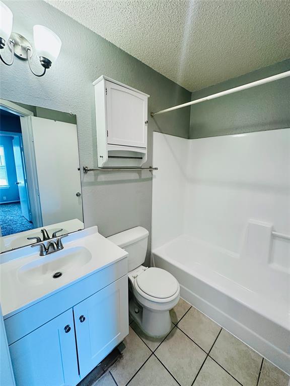Building Photo - 5305 Woodland Oaks Ct