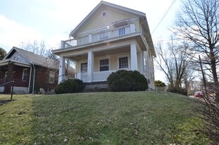 Building Photo - 6201 Bramble Ave