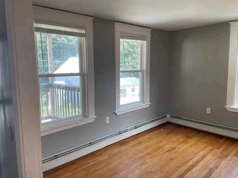 Building Photo - 6 York St