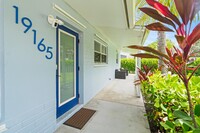 Building Photo - 19165 SE Homewood Ave