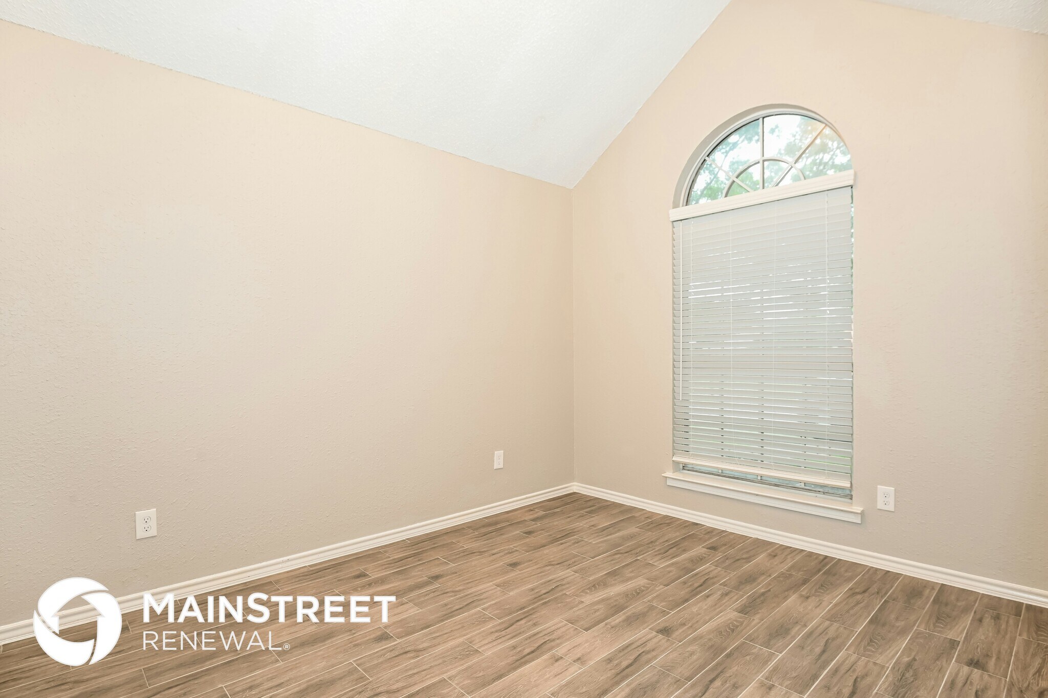 Building Photo - 1450 Cromwell Ct