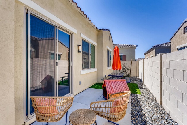 Private Backyards - Avilla Camelback Ranch