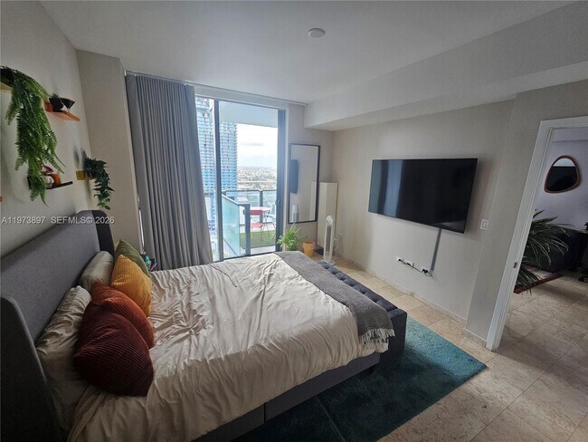 Building Photo - 68 SE 6th St