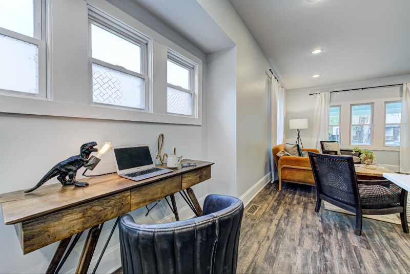 Building Photo - 931 Lasalle St