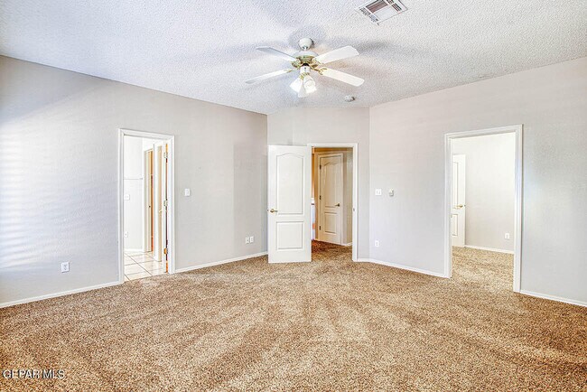 Building Photo - 6076 Los Siglos Dr