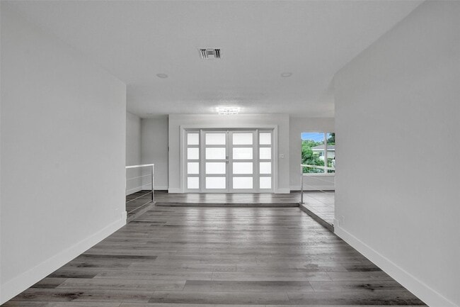 Building Photo - 5361 SW 7th St
