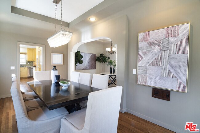 Building Photo - 131 S Martel Ave