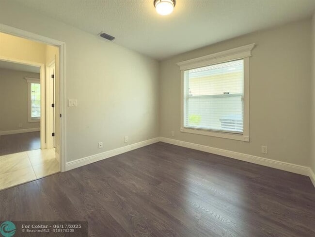Building Photo - 12204 Sunset Point Cir