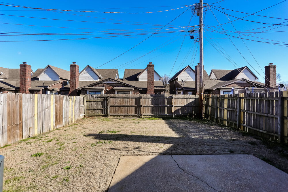 Building Photo - 7776 Hickory Meadow Rd