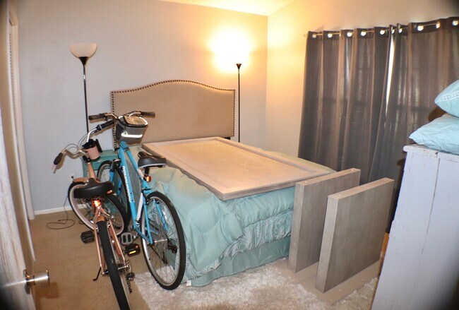 Building Photo - 135 Bailey Cir