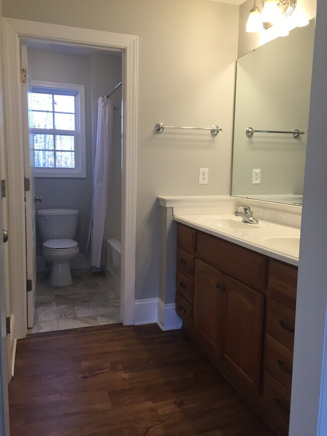 Primary bathroom - 302 Meadowbrook Drive