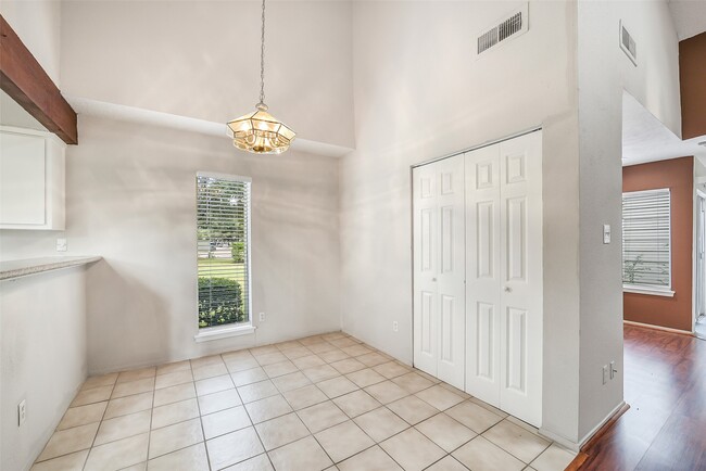 Building Photo - 12980 Greenway Chase Ct