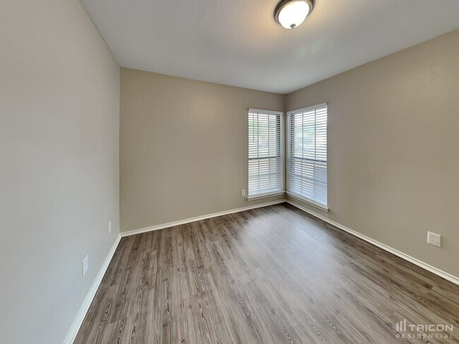 Building Photo - 7940 Bermejo Rd