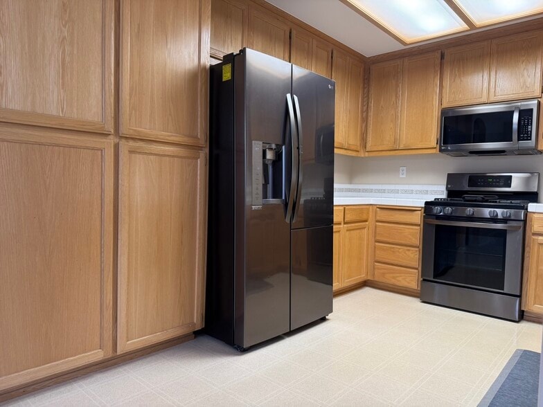 Building Photo - 861 Marlbank Pl