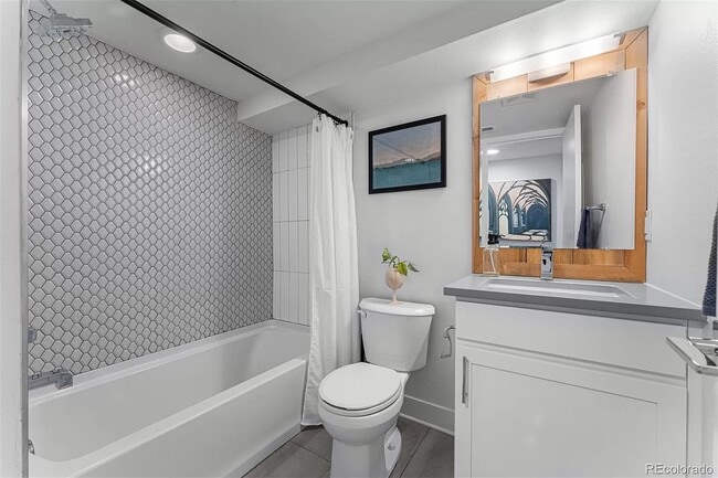 Guest bathroom - basement - 3165 N Saint Paul St