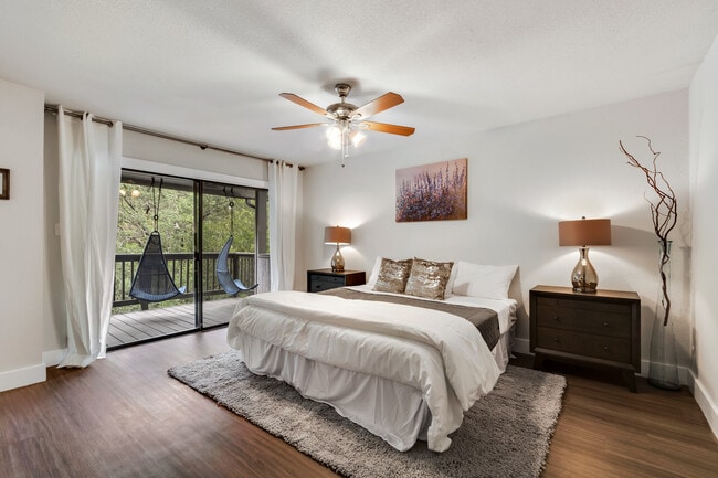 Building Photo - 2010 Jones Rd