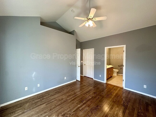 Building Photo - 9064 W Phillips Dr