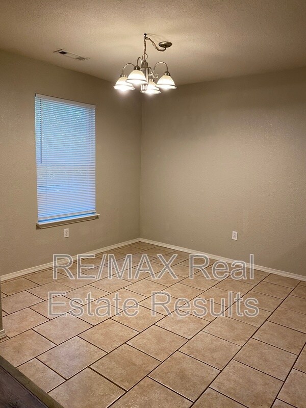 Building Photo - 5 Dolphin Ln