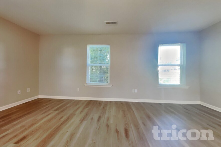 Building Photo - 47 Hallow Oak St