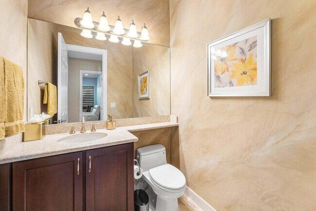 Building Photo - 16631 Chesapeake Bay Ct