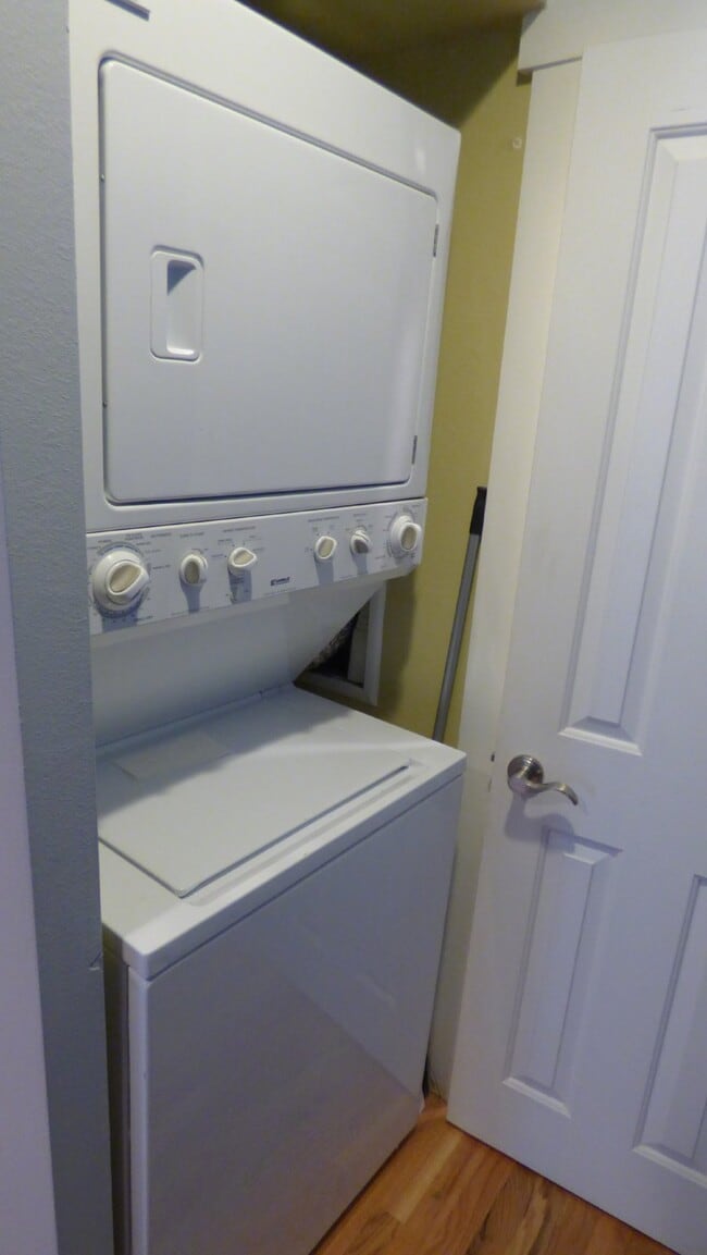 Building Photo - 2BR/1BA Park Hill Condo in Denver - MOVE I...