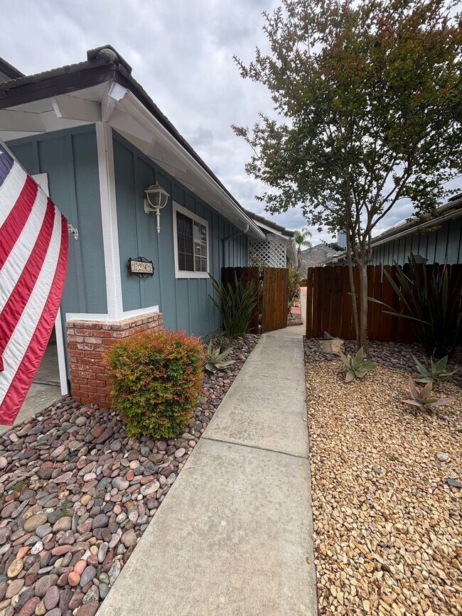 Building Photo - 2 Bedroom 2 Bathroom Condo Living in Great Community Located At West Village Of Singing Hills HOA.
