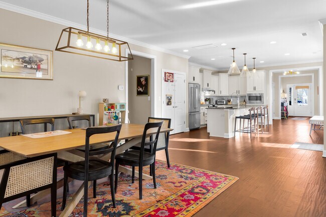 Building Photo - 137 Shoreview Dr