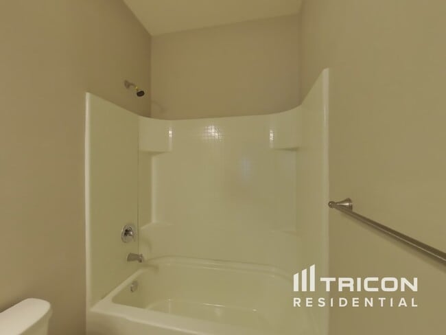 Building Photo - 2245 Litchfield Lp